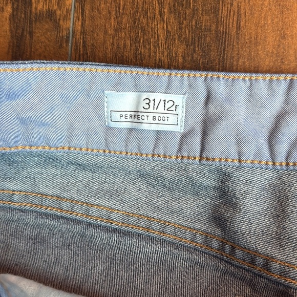 NWOT GAP Perfect Boot Jeans SIZE 12r (G18) - Picture 4 of 7